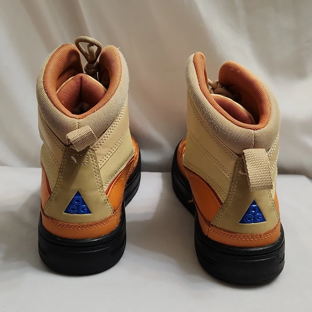 Nike ACG Woodside 2 High-top Orange Tan Lace-up Boots (Big Kids Size 4Y)